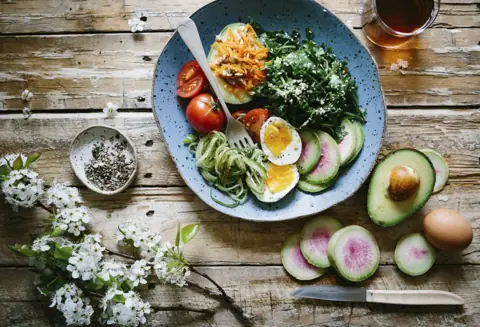 Daily calories for weight loss, a realistic target